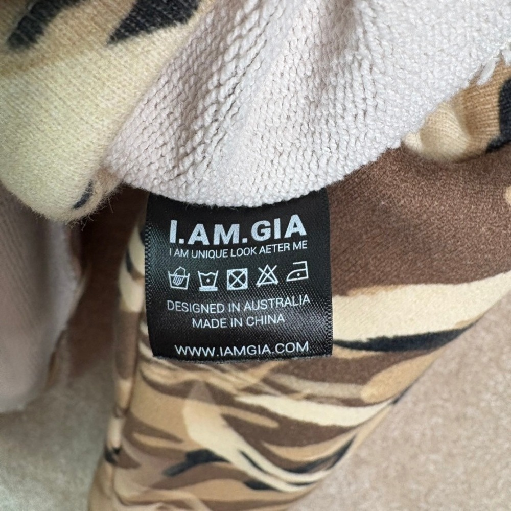 I AM GIA Camo Hoodie Women's Medium Oversized Logo Sweatshirt Streetwear - Picture 10 of 10